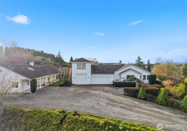 Photo 2 of Single family home for sale at 9020 Valley Green Dr Se, Olympia, WA 98513 | MLS# NWM2463349 | Listing updated on 2026-09-17