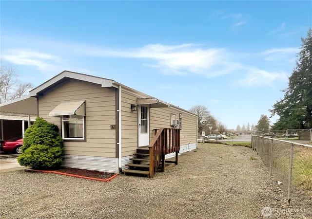 Photo 3 of Manufactured home for sale at 1965 Westside Hwy #97, Kelso, WA 98626 | MLS# NWM2463457 | Listing updated on 2026-09-17