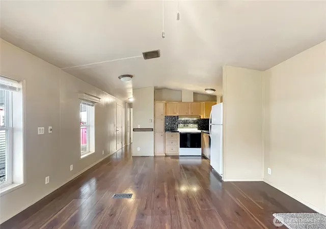 Photo 4 of Manufactured home for sale at 1965 Westside Hwy #97, Kelso, WA 98626 | MLS# NWM2463457 | Listing updated on 2026-09-17