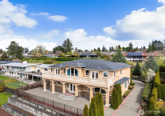 Photo 4 of Single family home for sale at 7613 N 10th Street, Tacoma, WA 98406 | MLS# NWM2464367 | Listing updated on 2026-09-17