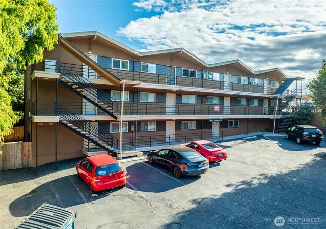 Photo 1 of Multi family home for sale at 1017 Sw 154th Street, Burien, WA 98166 | MLS# NWM2464787 | Listing updated on 2026-09-17