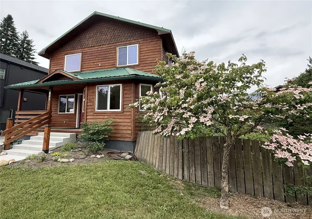 Photo 2 of Single family home for sale at 213 Park, Leavenworth, WA 98826 | MLS# NWM2464935 | Listing updated on 2026-09-17