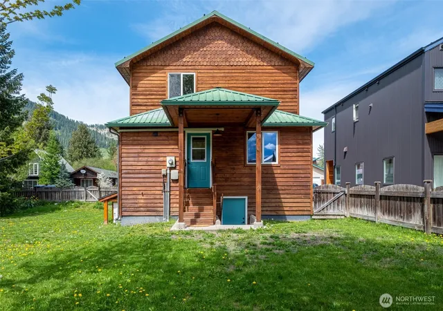 Photo 3 of Single family home for sale at 213 Park, Leavenworth, WA 98826 | MLS# NWM2464935 | Listing updated on 2026-09-17