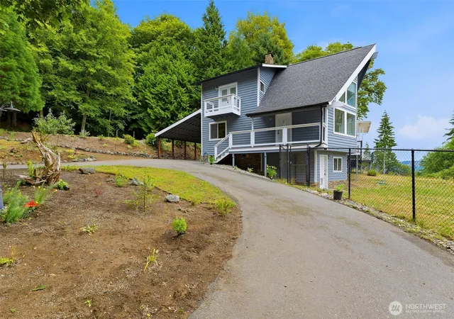 Photo 3 of Single family home for sale at 200 N Schaufler Ln, Lilliwaup, WA 98555 | MLS# NWM2464943 | Listing updated on 2026-09-29