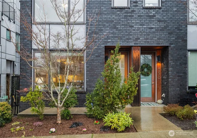 Photo 3 of Townhouse for sale at 4272 Sw Bradford St, Seattle, WA 98116 | MLS# NWM2465110 | Listing updated on 2026-09-17