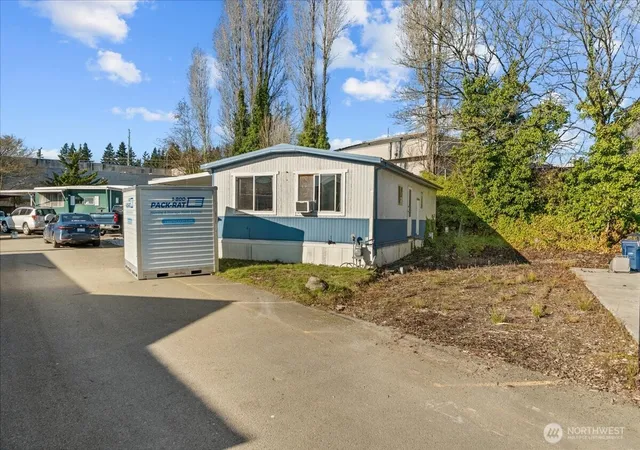 Photo 3 of Manufactured home for sale at 14322 Admiralty Way #9, Lynnwood, WA 98087 | MLS# NWM2465272 | Listing updated on 2026-09-17