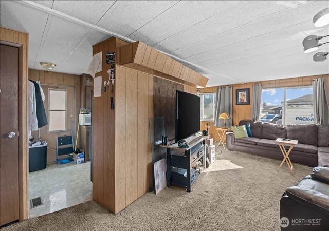 Photo 3 of Manufactured home for sale at 14322 Admiralty Way #9, Lynnwood, WA 98087 | MLS# NWM2465272 | Listing updated on 2026-09-17