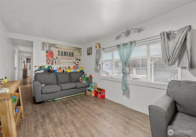Photo 3 of Manufactured home for sale at 20420 Lafayette Rd #11, Burlington, WA 98233 | MLS# NWM2465302 | Listing updated on 2026-09-30