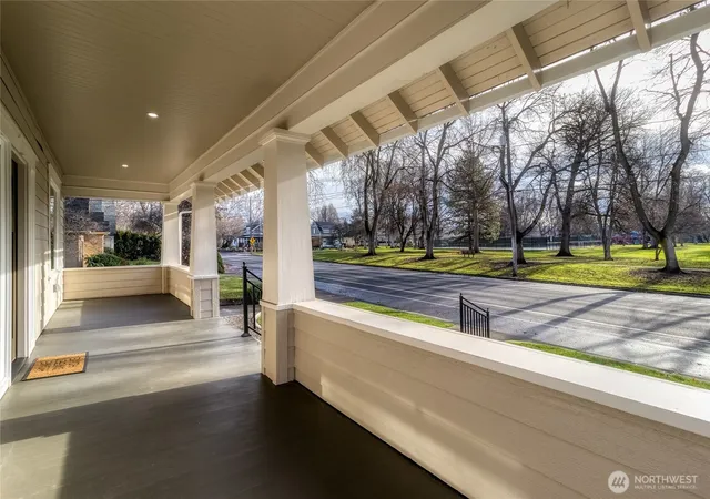 Photo 3 of Single family home for sale at 1037 E Alder St, Walla Walla, WA 99362 | MLS# NWM2465961 | Listing updated on 2026-09-22