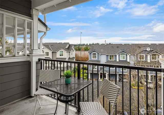 Photo 4 of Townhouse for sale at 16125 Juanita Woodinville Way NE #414, Bothell, WA 98011 | MLS# NWM2466398 | Listing updated on 2026-09-17