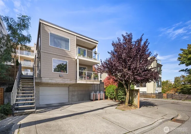 Photo 3 of Condo for sale at 559 Mcgraw St #402, Seattle, WA 98109 | MLS# NWM2466546 | Listing updated on 2026-09-17