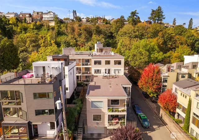 Photo 3 of Condo for sale at 559 Mcgraw St #402, Seattle, WA 98109 | MLS# NWM2466546 | Listing updated on 2026-09-17