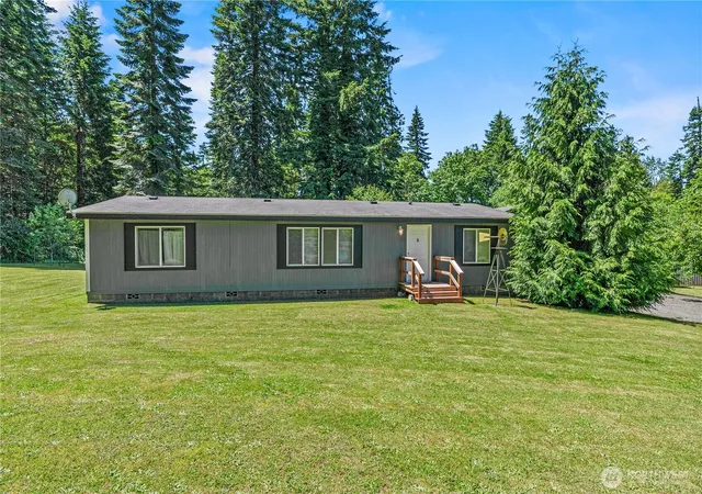 Photo 1 of Manufactured home for sale at 1337 S Silverlake Rd, Castle Rock, WA 98611 | MLS# NWM2466780 | Listing updated on 2026-09-30