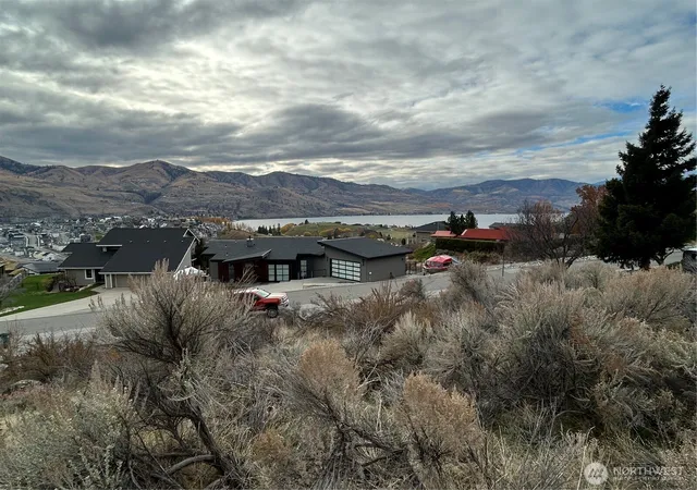 Photo 3 of Land for sale at 139 Bogey Blvd, Chelan, WA 98816 | MLS# NWM2467043 | Listing updated on 2026-09-17