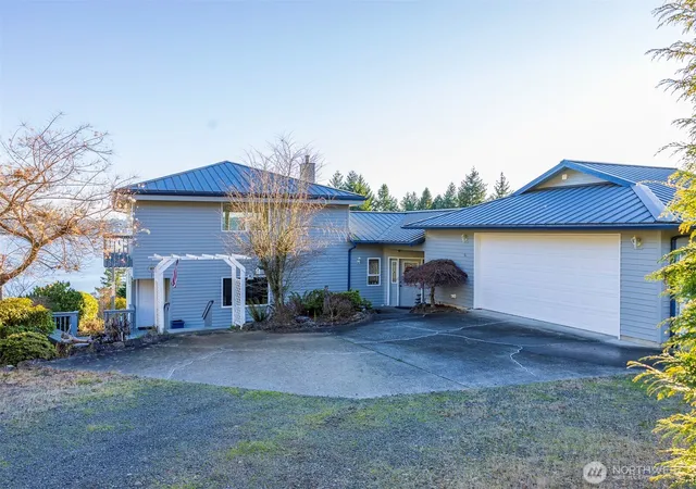 Single family home for sale at 81 Seamount Dr, Brinnon, WA 98320 | MLS# NWM2467548