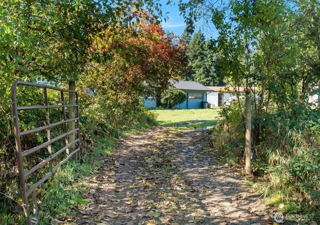 Photo 2 of Single family home for sale at 409 Shanklin Rd, Onalaska, WA 98570 | MLS# NWM2467814 | Listing updated on 2026-09-17