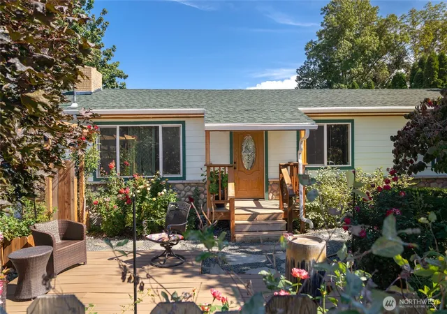 Photo 3 of Single family home for sale at 785 N Jerome Ln, East Wenatchee, WA 98802 | MLS# NWM2467931 | Listing updated on 2026-09-18