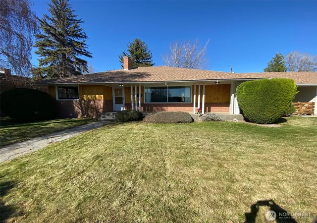 Photo 2 of Single family home for sale at 324 Mocliff Rd, Ephrata, WA 98823 | MLS# NWM2468062 | Listing updated on 2026-09-17