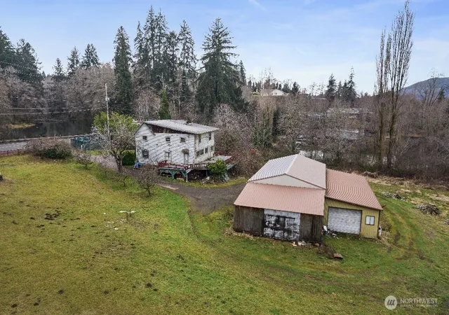 Photo 4 of Single family home for sale at 1632 Henkle St, Raymond, WA 98577 | MLS# NWM2468086 | Listing updated on 2026-09-30