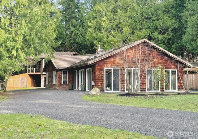 Photo 1 of Single family home for sale at 6132 Ne Carlin Ct, Kingston, WA 98346 | MLS# NWM2468177 | Listing updated on 2026-09-17