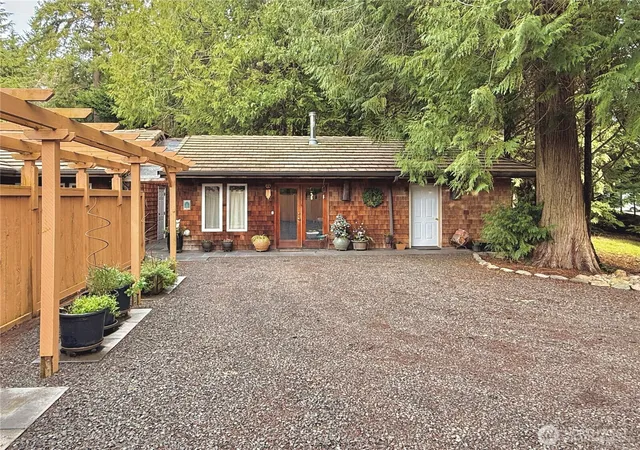Photo 4 of Single family home for sale at 6132 NE Carlin Ct, Kingston, WA 98346 | MLS# NWM2468177 | Listing updated on 2026-09-17