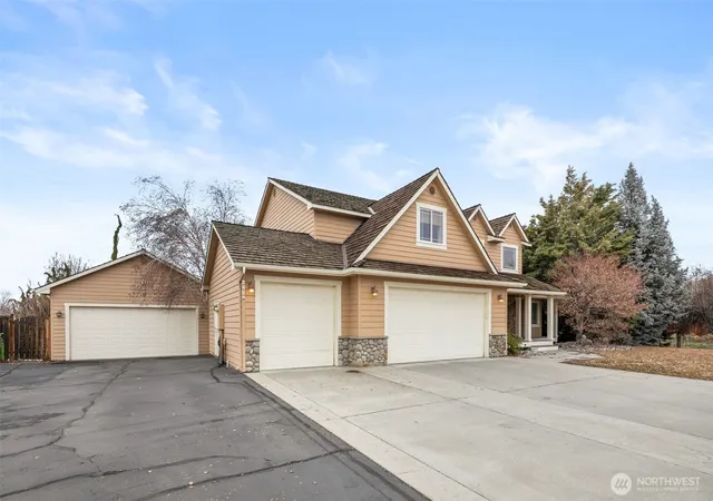 Photo 1 of Sale Pending at 2429 Fancher Hts Blvd, East Wenatchee, WA 98802 | MLS# NWM2468180 | Listing updated on 2026-09-29