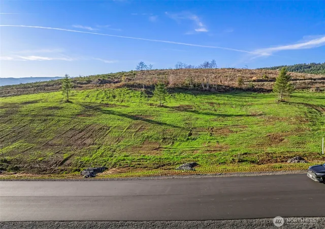 Photo 4 of Land for sale at 236 Suncrest Dr, Castle Rock, WA 98611 | MLS# NWM2468272 | Listing updated on 2026-09-17