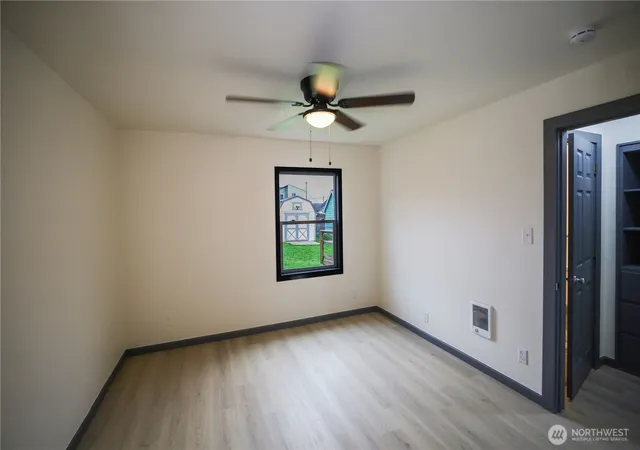 Photo 4 of Single family home for sale at 915 Soule Ave, Hoquiam, WA 98550 | MLS# NWM2468306 | Listing updated on 2026-09-17