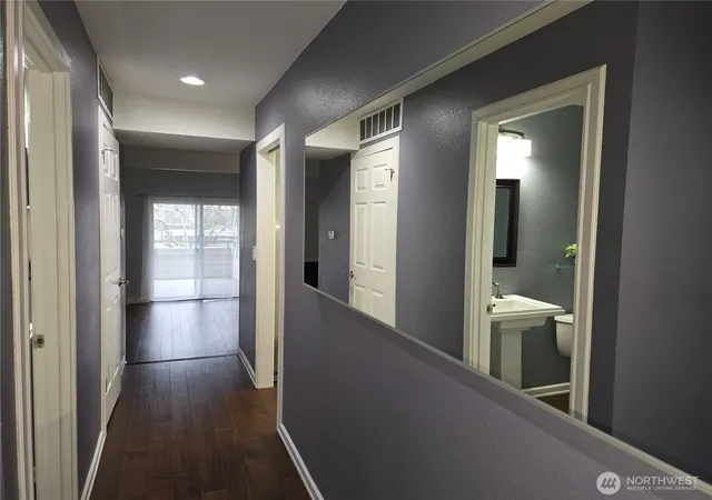 Photo 3 of Contingent at 7417 Old Redmond Rd, Redmond, WA 98052 | MLS# NWM2468312 | Listing updated on 2026-09-17