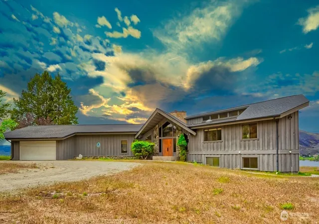 Photo 3 of Single family home for sale at 323 A Eastlake Rd, Oroville, WA 98844 | MLS# NWM2468687 | Listing updated on 2026-09-30