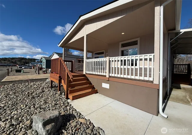 Photo 3 of Manufactured home for sale at 2010 Broadway Ave #20, Hoquiam, WA 98550 | MLS# NWM2469296 | Listing updated on 2026-09-17