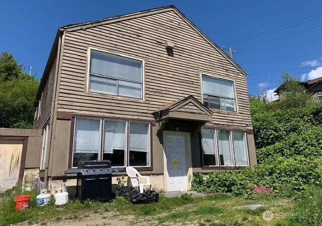 Photo 3 of Single family home for sale at 13076 Renton Ave S, Seattle, WA 98178 | MLS# NWM2469399 | Listing updated on 2026-09-17