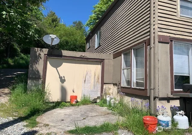 Photo 3 of Single family home for sale at 13076 Renton Ave S, Seattle, WA 98178 | MLS# NWM2469399 | Listing updated on 2026-09-17