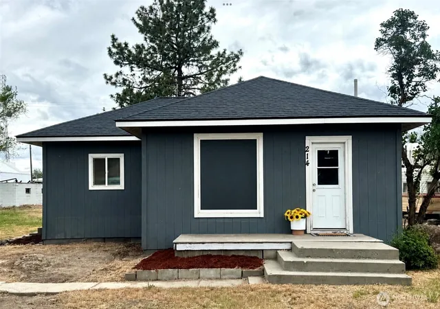Photo 2 of Single family home for sale at 214 Hamilton St, Mansfield, WA 98830 | MLS# NWM2469484 | Listing updated on 2026-09-17