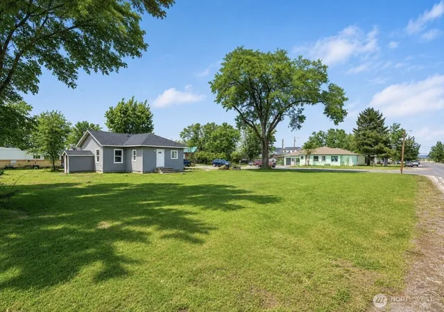 Photo 3 of Single family home for sale at 214 Hamilton St, Mansfield, WA 98830 | MLS# NWM2469484 | Listing updated on 2026-09-17