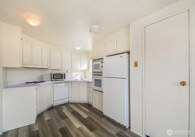 Photo 2 of Manufactured home for sale at 16600 25th Avenue Ne #87, Marysville, WA 98271 | MLS# NWM2469508 | Listing updated on 2026-09-24