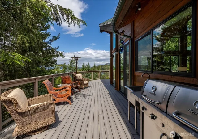 Photo 3 of Single family home for sale at 121 Marine Dr, Blakely Island, WA 98222 | MLS# NWM2469806 | Listing updated on 2026-09-17