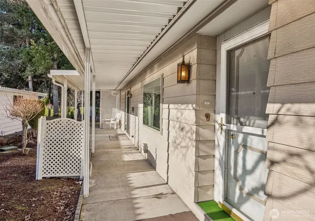 Photo 3 of Manufactured home for sale at 201 Union Ave SE #35, Renton, WA 98059 | MLS# NWM2469969 | Listing updated on 2026-09-17