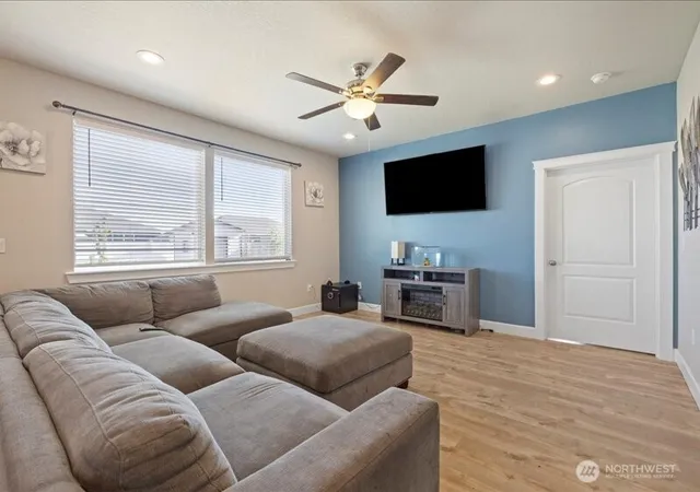 Photo 1 of Single family home for sale at 1105 E Olympia St, Othello, WA 99344 | MLS# NWM2469975 | Listing updated on 2026-09-17