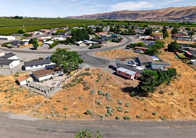 Land for sale at 306 Agate Ln SW, Mattawa, WA 99349 | MLS# NWM2470019