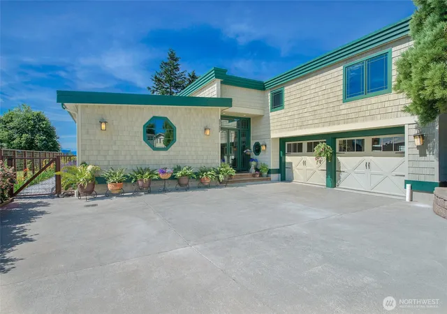 Photo 3 of Single family home for sale at 5727 Nakat Way, Blaine, WA 98230 | MLS# NWM2470077 | Listing updated on 2026-09-17
