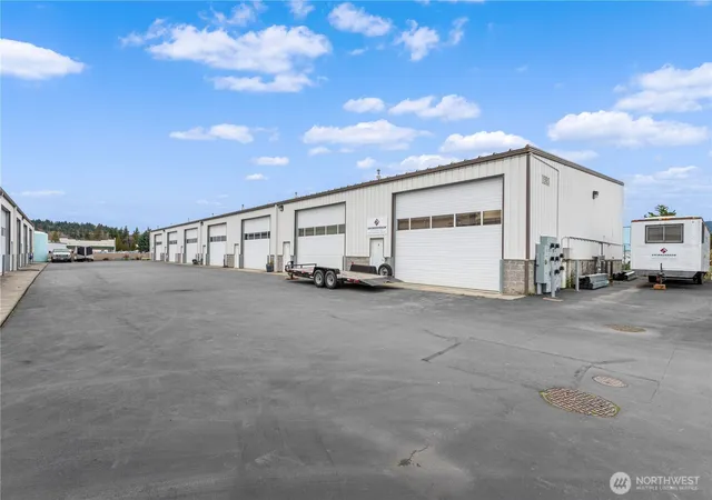 Photo 4 of Condo for sale at 1985 Alpine Way #12, Bellingham, WA 98226 | MLS# NWM2470322 | Listing updated on 2026-09-17