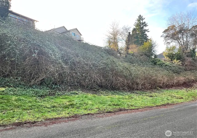 Photo 3 of Land for sale at 73 Xx Glenridge Way SW, Seattle, WA 98136 | MLS# NWM2470331 | Listing updated on 2026-09-17