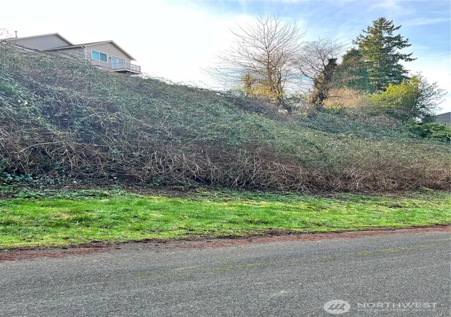 Photo 4 of Land for sale at 73 Xx Glenridge Way SW, Seattle, WA 98136 | MLS# NWM2470331 | Listing updated on 2026-09-17