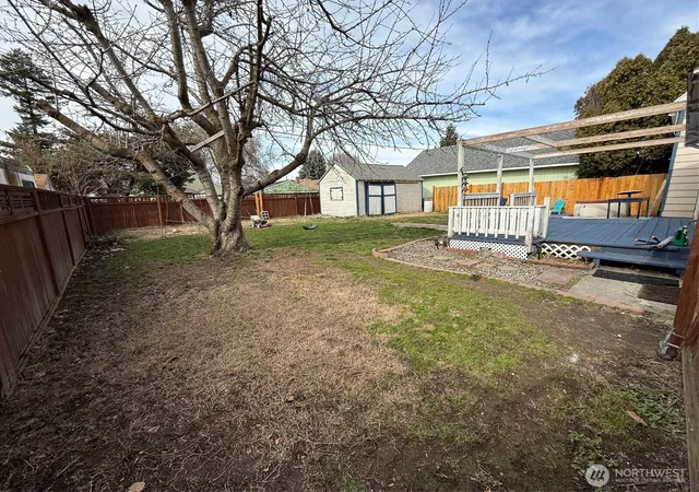 Photo 4 of Single family home for sale at 321 E Oak St, Walla Walla, WA 99362 | MLS# NWM2470719 | Listing updated on 2026-09-17