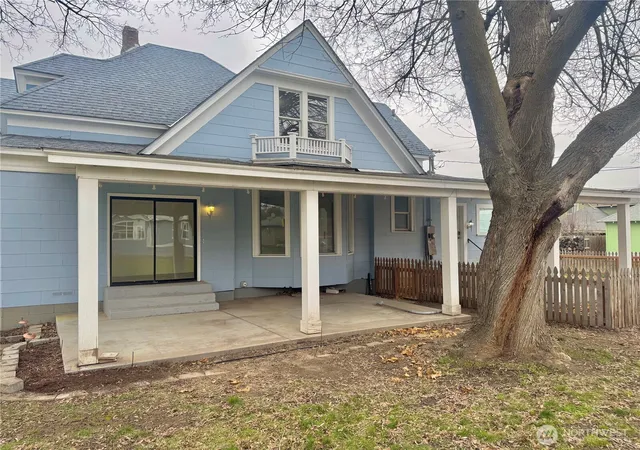 Photo 3 of Single family home for sale at 250 W 6th Street, Waitsburg, WA 99361 | MLS# NWM2470742 | Listing updated on 2026-09-17