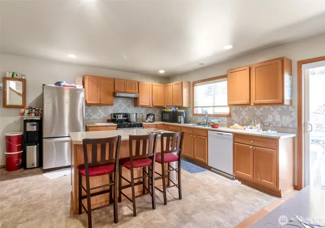 Photo 3 of Single family home for sale at 22686 129th Place SE, Kent, WA 98031 | MLS# NWM2470988 | Listing updated on 2026-09-17