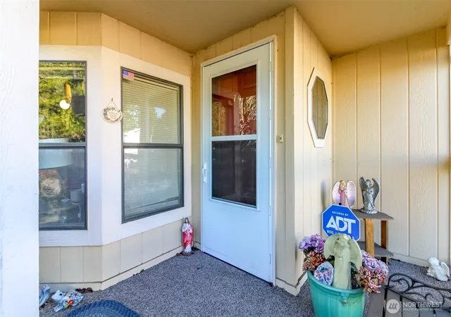 Photo 3 of Manufactured home for sale at 2611 S 288th Street #74, Federal Way, WA 98003 | MLS# NWM2471138 | Listing updated on 2026-09-17