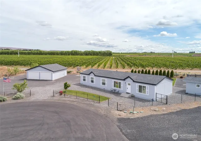 Photo 2 of Manufactured home for sale at 191 Davidson Pl Sw, Mattawa, WA 99349 | MLS# NWM2471348 | Listing updated on 2026-09-17