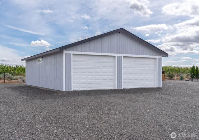 Photo 3 of Manufactured home for sale at 191 Davidson Pl Sw, Mattawa, WA 99349 | MLS# NWM2471348 | Listing updated on 2026-09-17